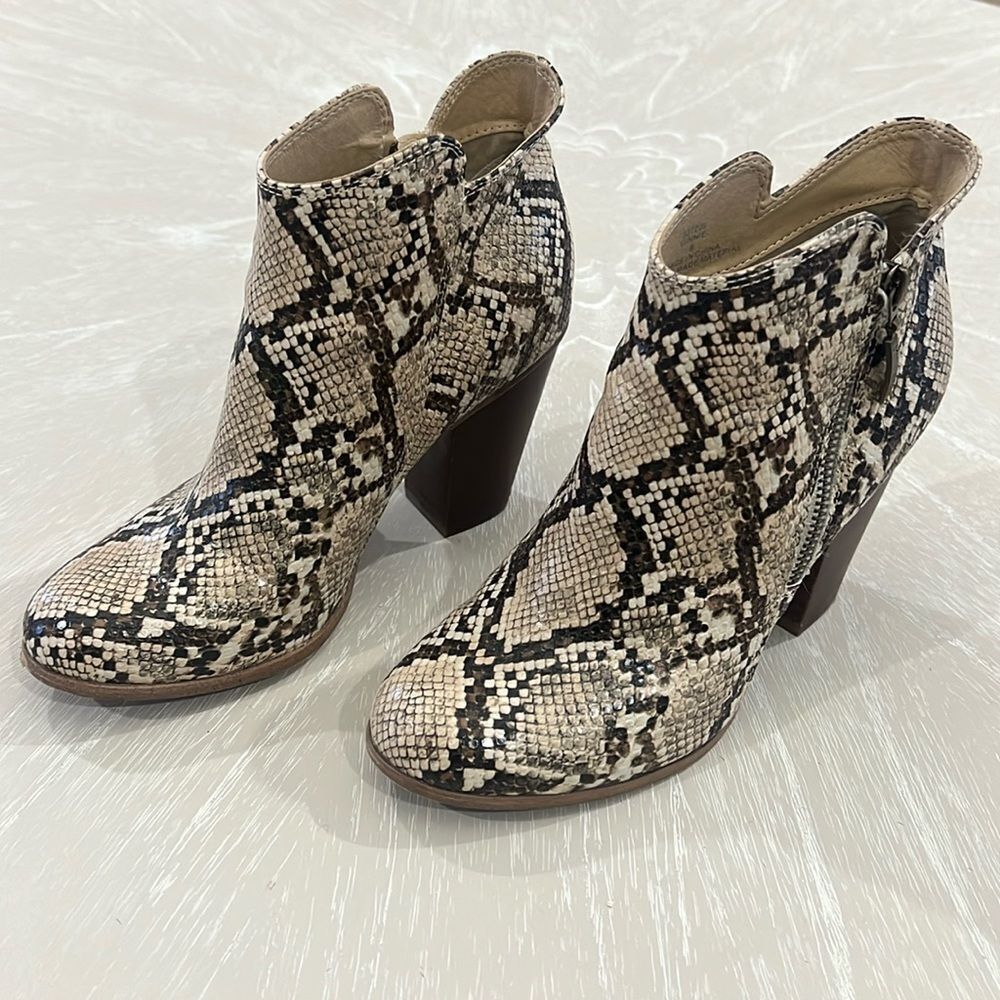 MICHAEL BY MICHAEL SHANNON CARDI BOOT 8